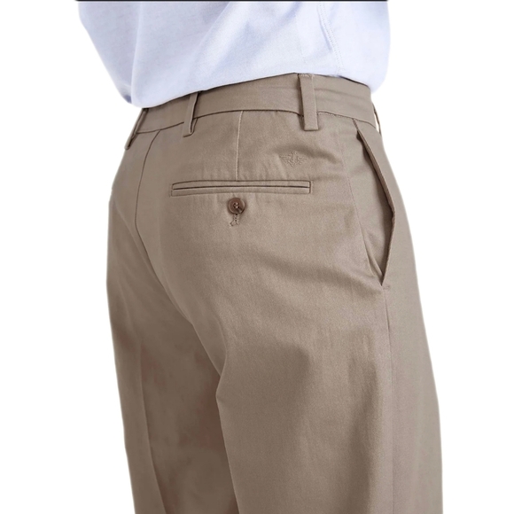Men's Dockers Signature Khakis, Classic Fit, Flex comfort 33W X 30L - Picture 3 of 6